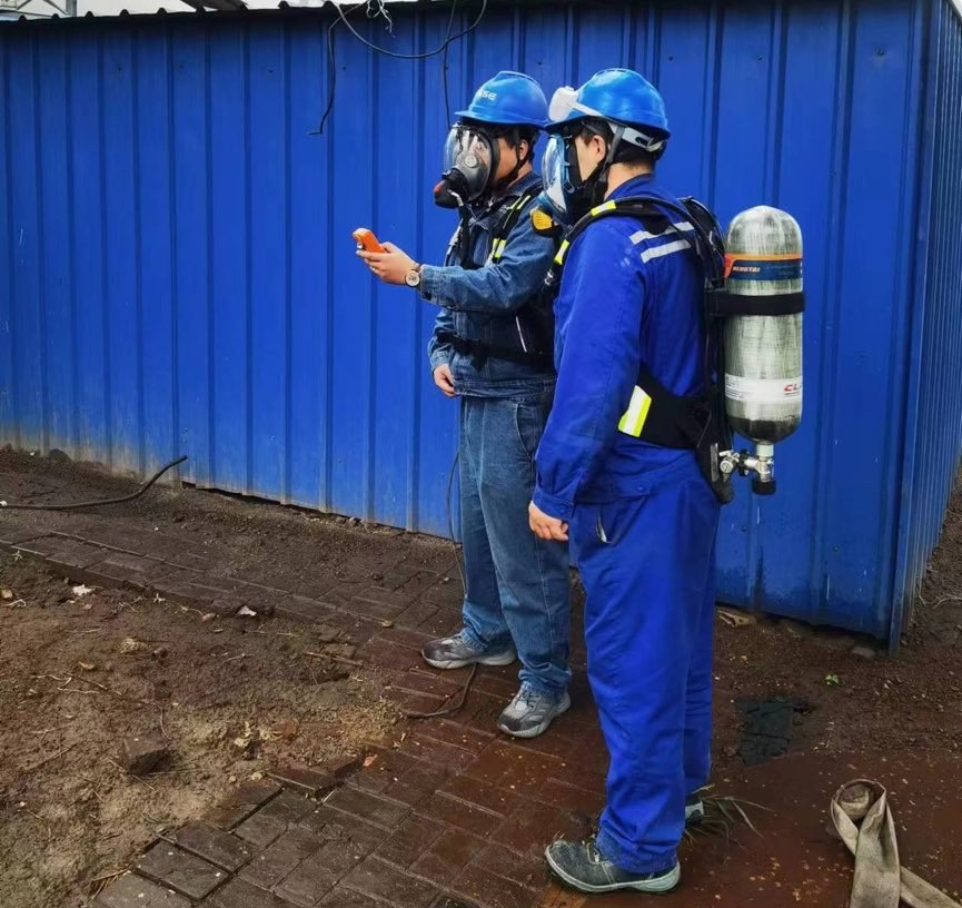 中晶極智科技天津榮程運(yùn)營(yíng)部在高溫條件下順利完成檢修任務(wù)